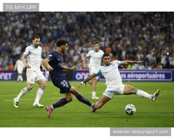 法甲联赛中出现多场“鸟巢战术”，战术变化频繁，鸟巢的赛事